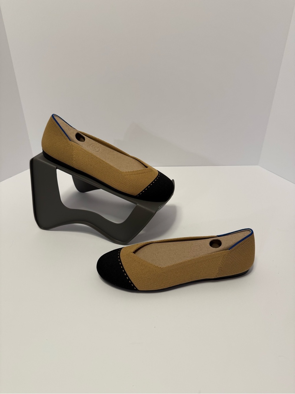 Rothy’s The Flat Camel Captoe Black Tan Ballet Flats Women’s US Size 6.5 EU 36.5